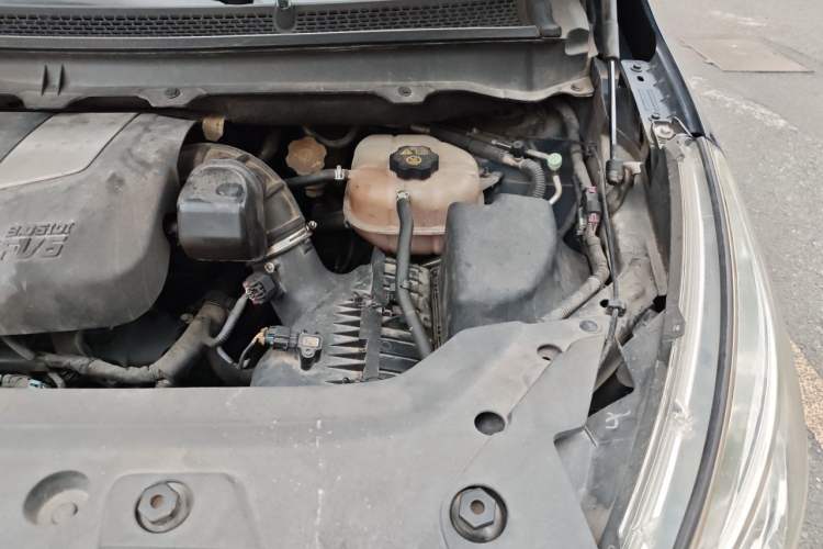 Used Buick GL8 2011 3.0L GT Luxury Business Haoya Edition Engine Bay Left
