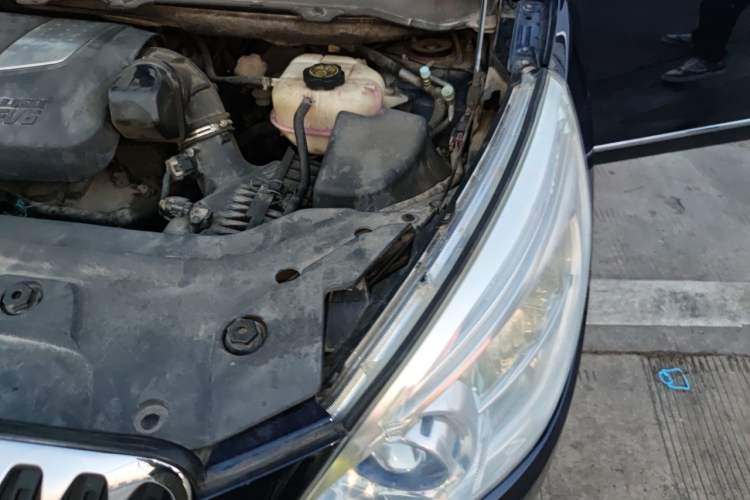 Used Buick GL8 2011 3.0L GT Luxury Business Haoya Edition Engine Bay Left