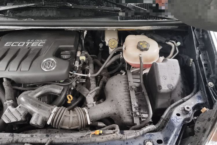 Used Buick GL8 2011 2.4L LT Executive Edition Engine Bay Left