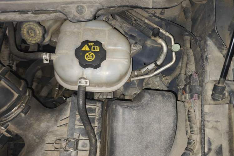 Used Buick GL8 2011 3.0L GT Luxury Business Haoya Edition Engine Bay Left