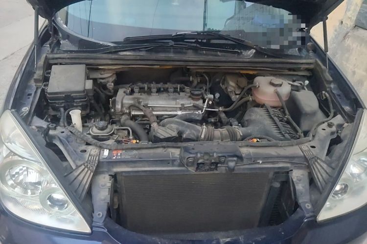 Used Buick GL8 2011 2.4L LT Executive Edition Engine Bay