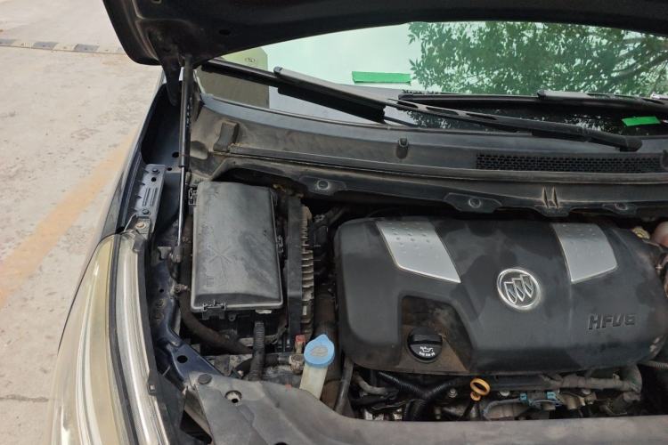 Used Buick GL8 2011 3.0L XT Luxury Business Flagship Edition Engine Bay Right