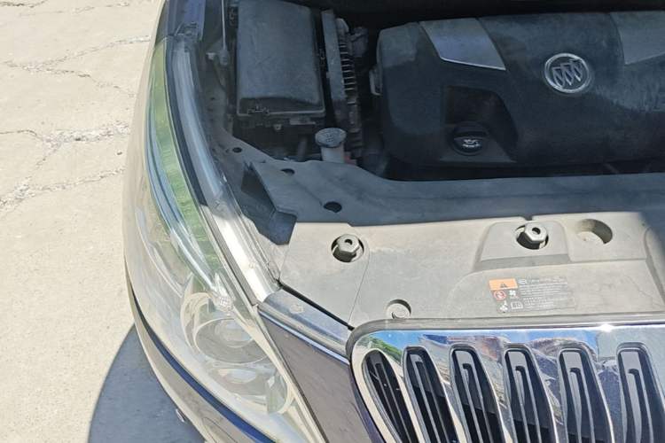 Used Buick GL8 2011 3.0L XT Luxury Business Flagship Edition Engine Bay Right