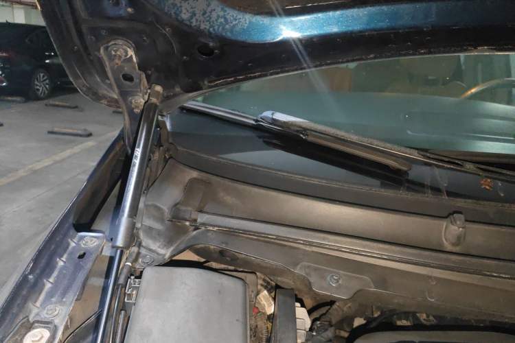 Used Buick GL8 2011 3.0L GT Luxury Business Haoya Edition Engine Bay Right