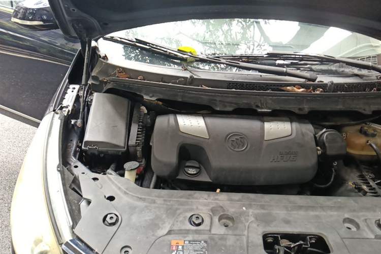 Used Buick GL8 2011 3.0L GT Luxury Business Haoya Edition Engine Bay Right