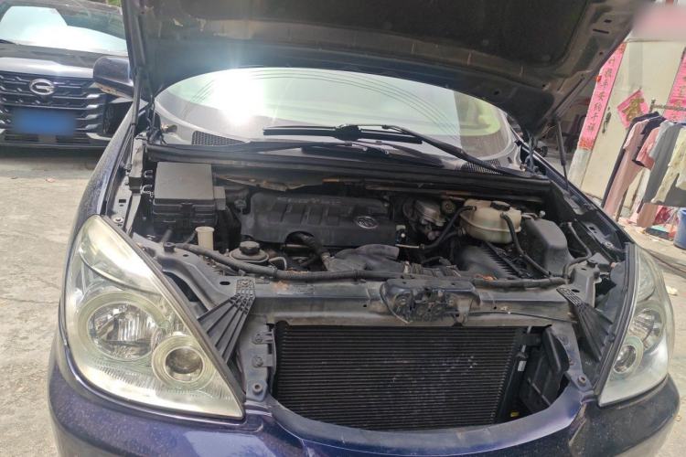 Used Buick GL8 2011 2.4L LT Executive Edition Engine Bay Right