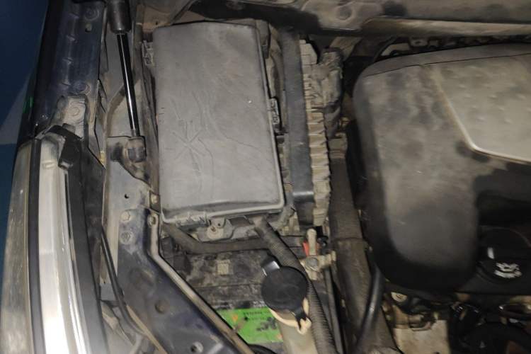 Used Buick GL8 2011 3.0L GT Luxury Business Haoya Edition Engine Bay Right