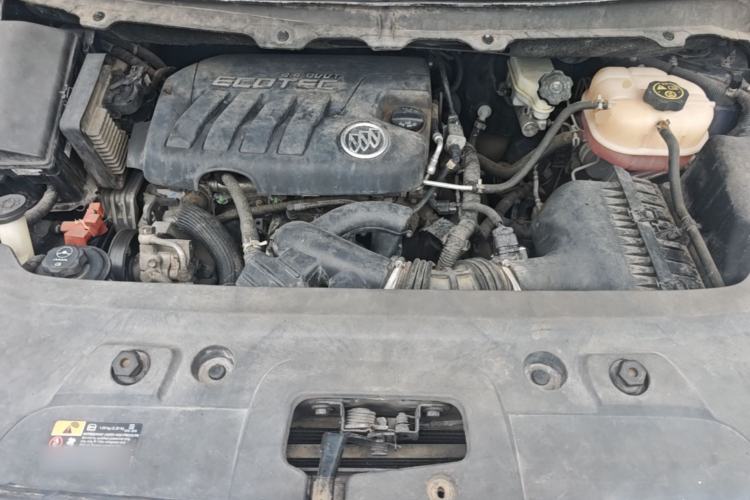 Used Buick GL8 2011 2.4L CT Luxury Business Comfort Edition Engine Bay