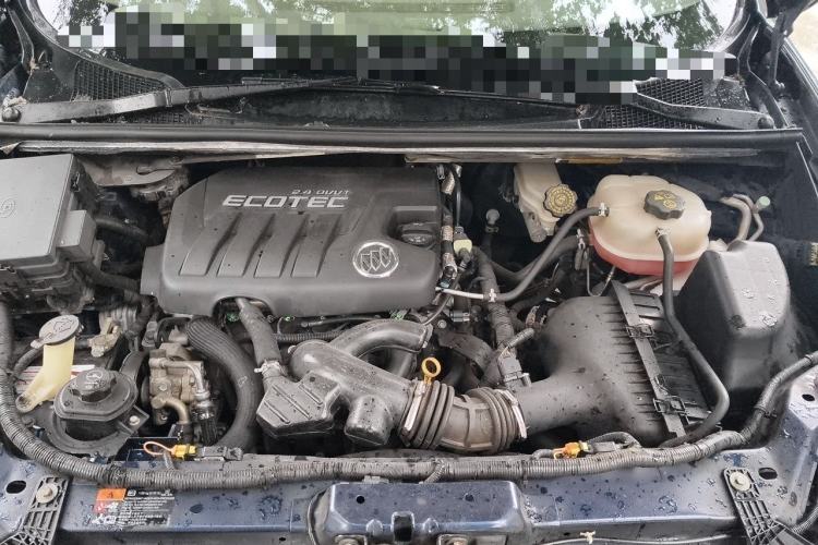 Used Buick GL8 2011 2.4L LT Executive Edition Engine Bay