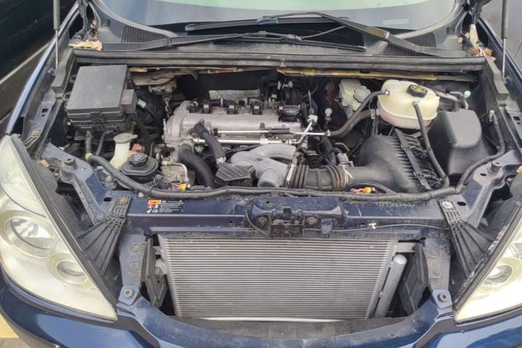 Used Buick GL8 2011 2.4L CT Comfort Edition Engine Bay