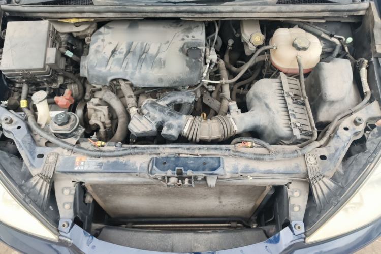 Used Buick GL8 2011 2.4L LT Executive Edition Engine Bay