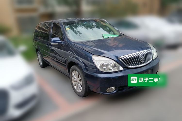Used Buick GL8 2011 2.4L LT Executive Edition Front Right 45 Deg