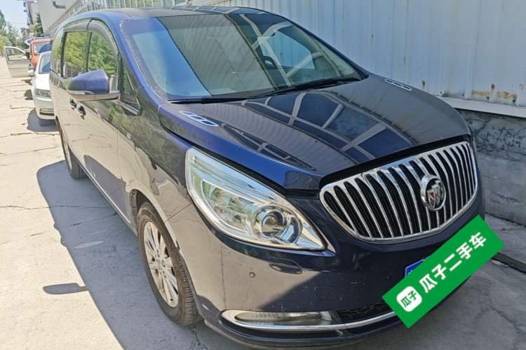 Used Buick GL8 2011 3.0L XT Luxury Business Flagship Edition Front Right 45 Deg