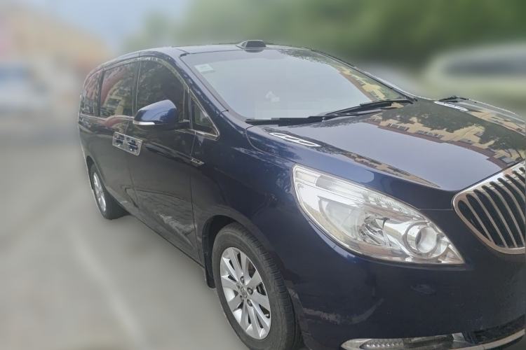 Used Buick GL8 2011 2.4L CT Luxury Business Comfort Edition Front Right 45 Deg