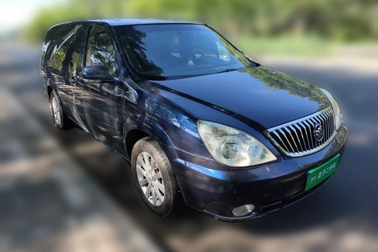 Used Buick GL8 2011 2.4L LT Executive Edition Front Right 45 Deg