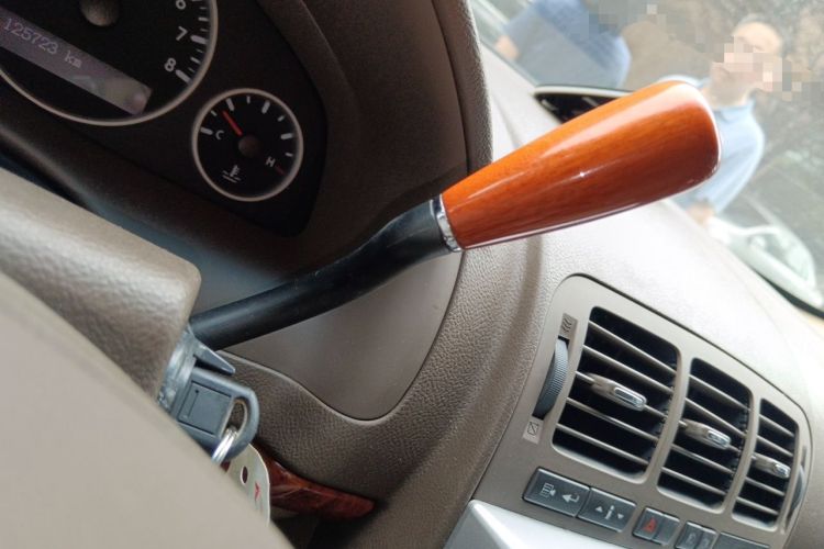 Used Buick GL8 2011 2.4L LT Executive Edition Gear Lever