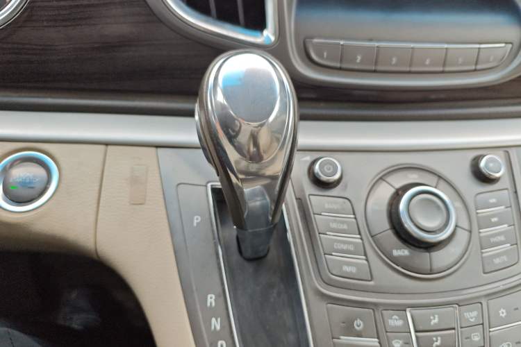 Used Buick GL8 2011 3.0L GT Luxury Business Haoya Edition Gear Lever