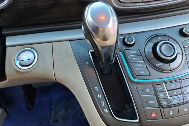 Used Buick GL8 2011 3.0L GT Luxury Business Haoya Edition Gear Lever