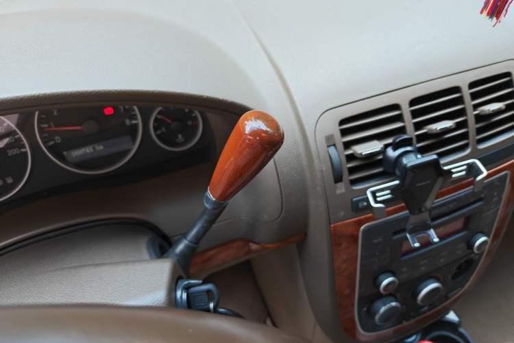 Used Buick GL8 2011 2.4L LT Executive Edition Gear Lever