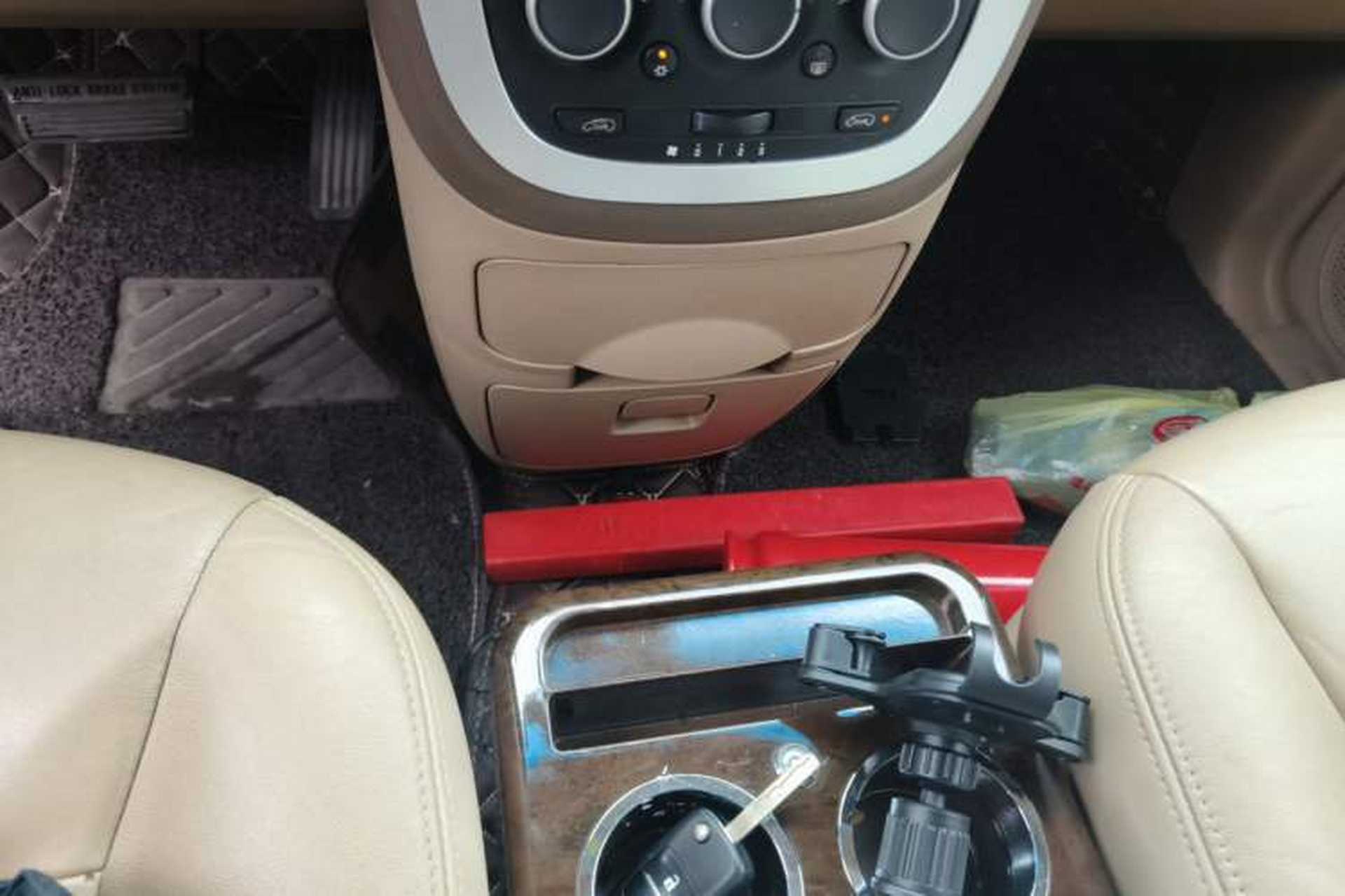 Used Buick GL8 2011 2.4L LT Executive Edition Gear Lever