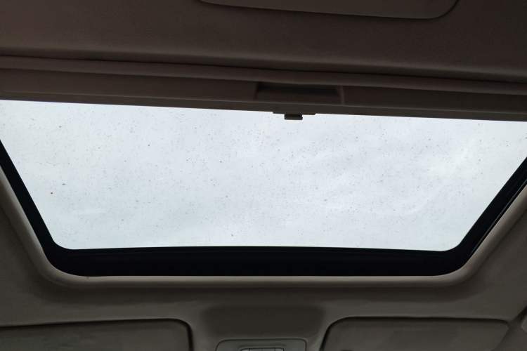 Used Buick GL8 2011 3.0L GT Luxury Business Haoya Edition Headliner