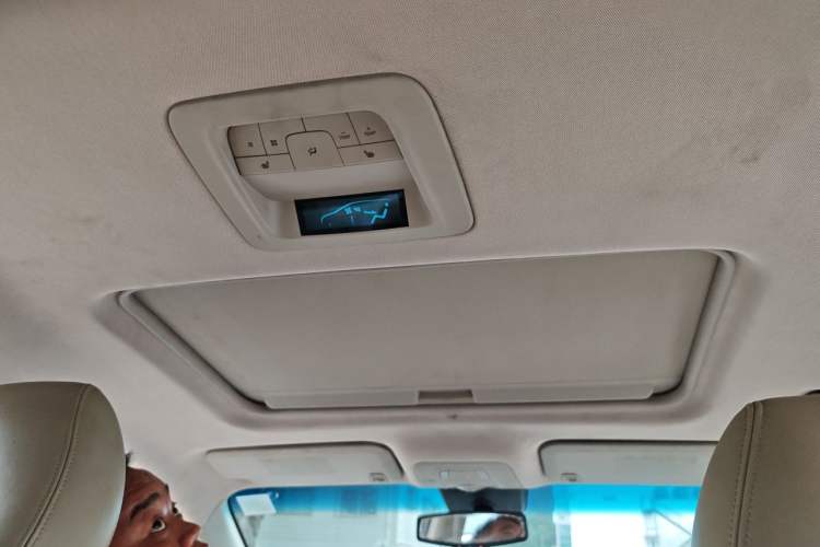 Used Buick GL8 2011 3.0L GT Luxury Business Haoya Edition Headliner