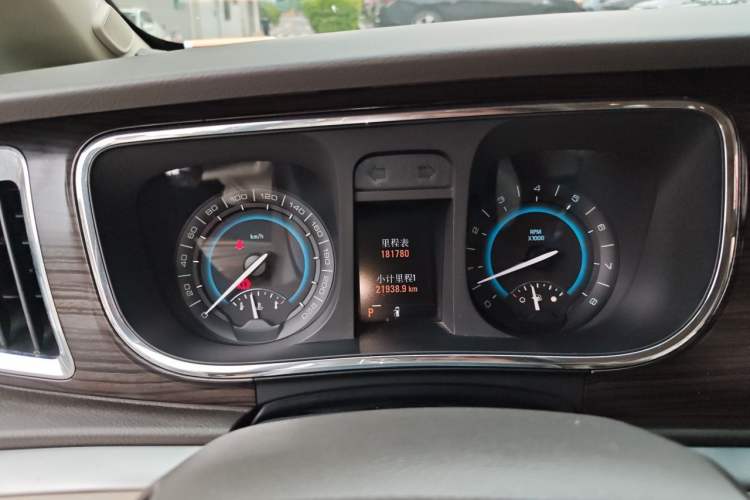 Used Buick GL8 2011 3.0L GT Luxury Business Haoya Edition Instrument Cluster