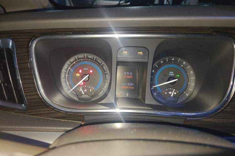 Used Buick GL8 2011 3.0L GT Luxury Business Haoya Edition Instrument Cluster