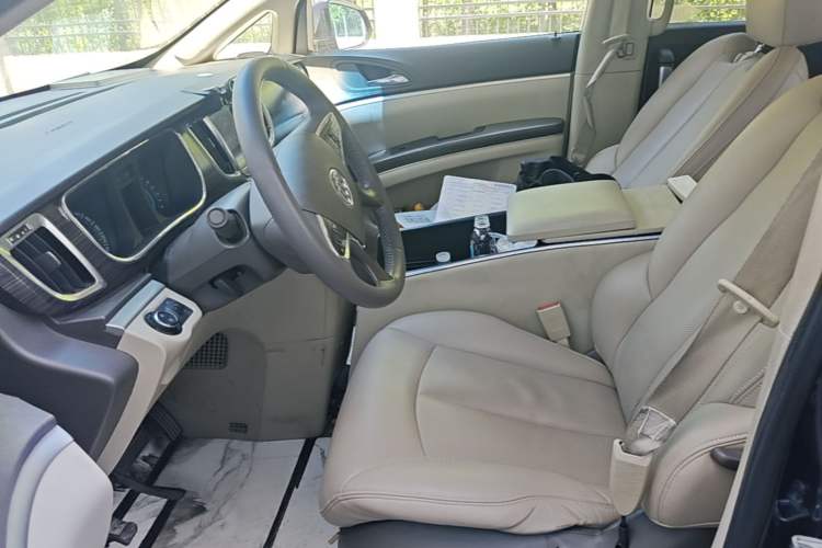 Used Buick GL8 2011 3.0L XT Luxury Business Flagship Edition Left Front Seat