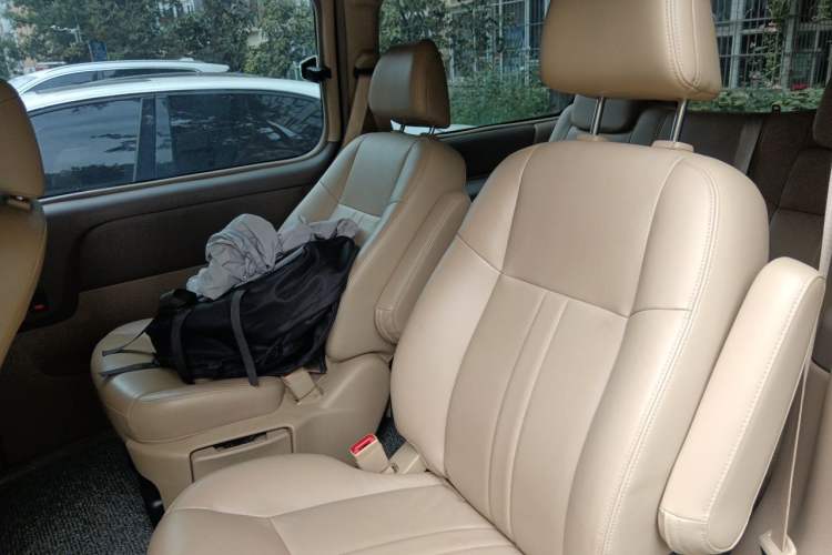 Used Buick GL8 2011 2.4L LT Executive Edition Left Rear Seat