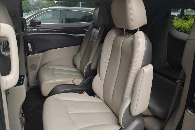 Used Buick GL8 2011 3.0L GT Luxury Business Haoya Edition Left Rear Seat