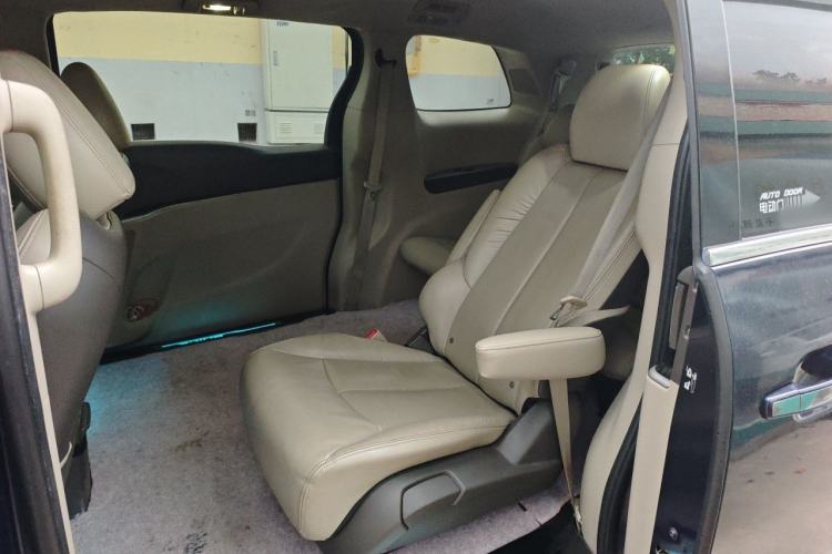 Used Buick GL8 2011 3.0L XT Luxury Business Flagship Edition Left Rear Seat