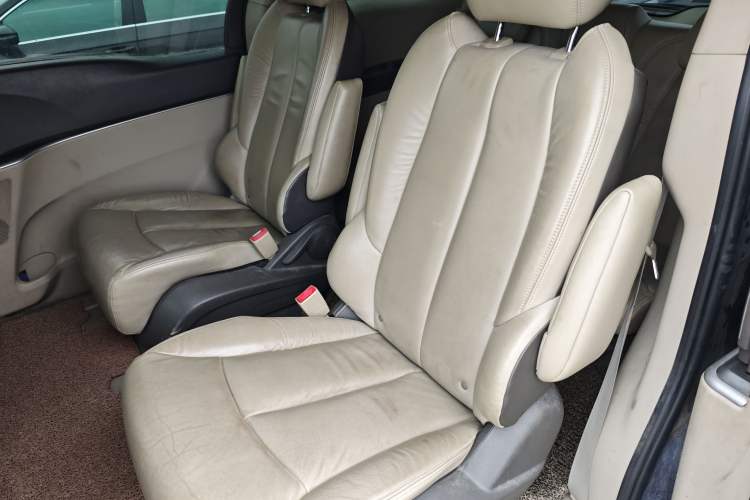Used Buick GL8 2011 3.0L GT Luxury Business Haoya Edition Left Rear Seat