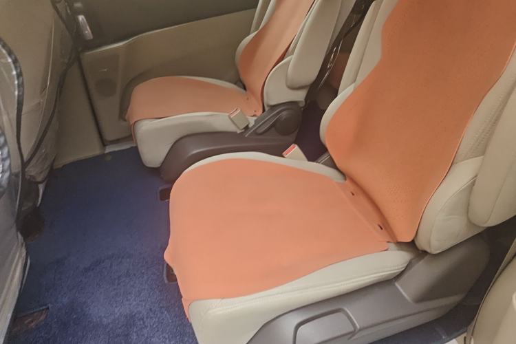 Used Buick GL8 2011 2.4L CT Luxury Business Comfort Edition Left Rear Seat