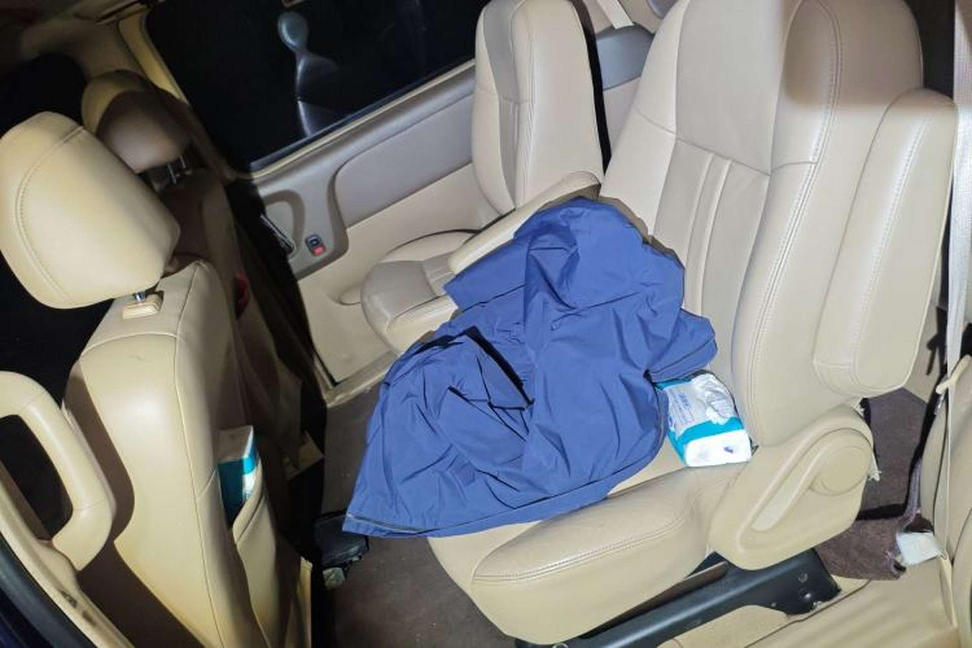 Used Buick GL8 2011 2.4L LT Executive Edition Left Rear Seat
