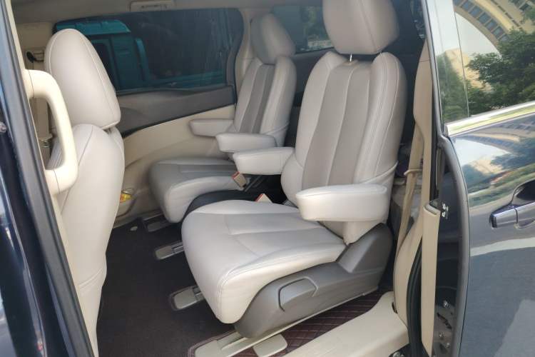 Used Buick GL8 2011 2.4L CT Luxury Business Comfort Edition Left Rear Seat