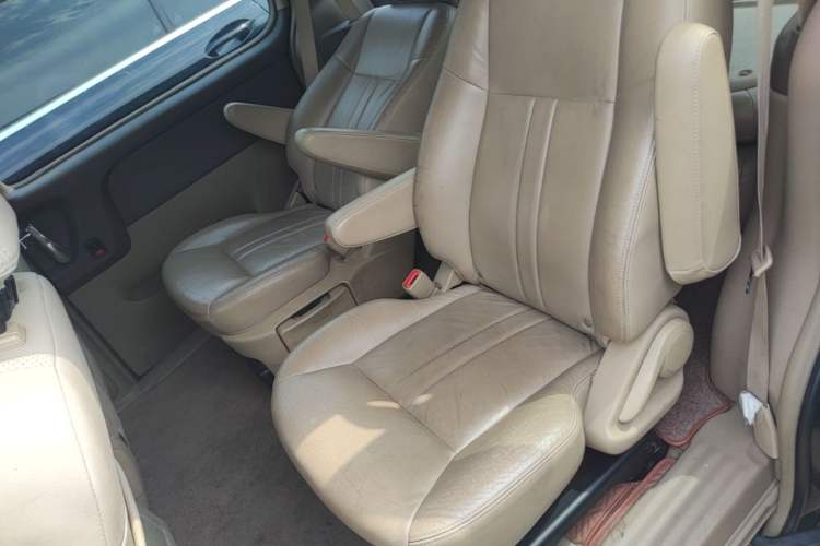 Used Buick GL8 2011 2.4L CT Comfort Edition Left Rear Seat
