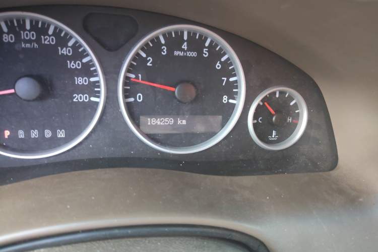 Used Buick GL8 2011 2.4L CT Comfort Edition Odometer Close Up