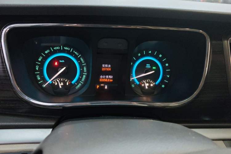 Used Buick GL8 2011 3.0L XT Luxury Business Flagship Edition Odometer Close Up