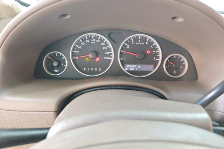 Used Buick GL8 2011 2.4L LT Executive Edition Odometer Close Up