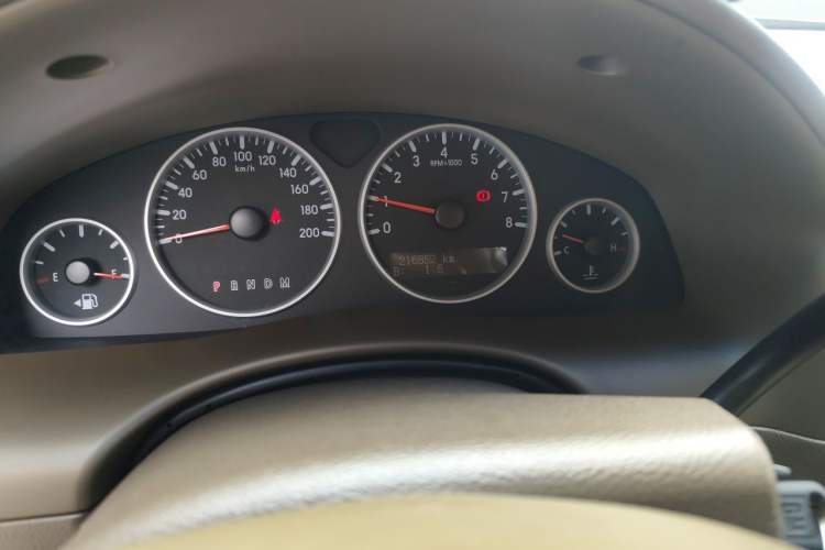 Used Buick GL8 2011 2.4L LT Executive Edition Odometer Close Up