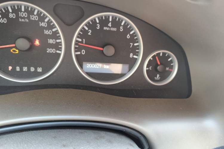 Used Buick GL8 2011 2.4L CT Comfort Edition Odometer Close Up
