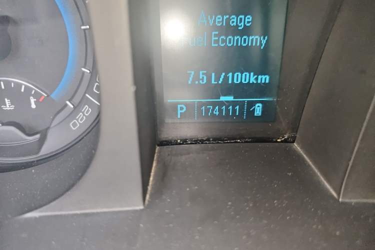 Used Buick GL8 2011 2.4L CT Luxury Business Comfort Edition Odometer Close Up