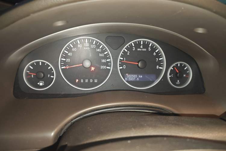 Used Buick GL8 2011 2.4L CT Comfort Edition Odometer Close Up