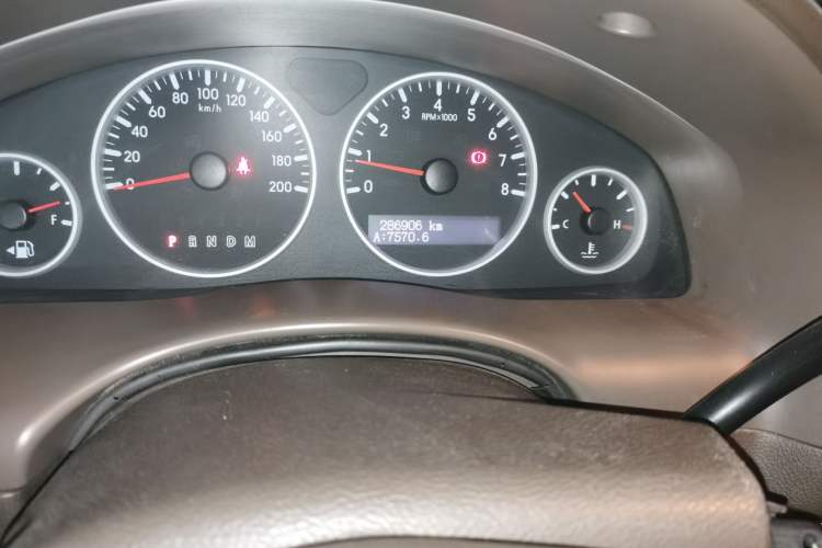 Used Buick GL8 2011 2.4L LT Executive Edition Odometer Close Up
