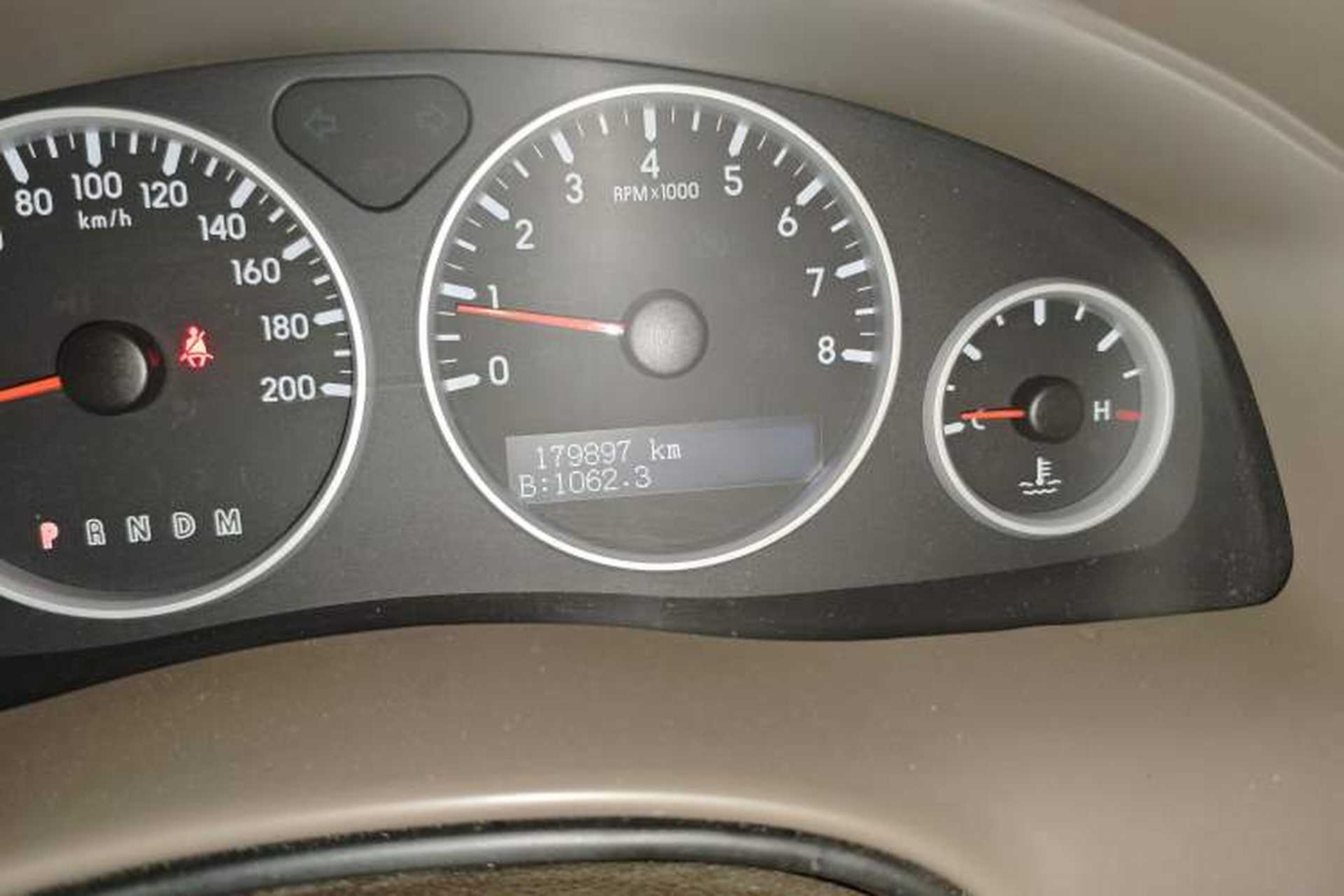 Used Buick GL8 2011 2.4L LT Executive Edition Odometer Close Up