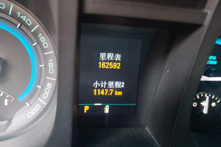Used Buick GL8 2011 3.0L GT Luxury Business Haoya Edition Odometer Close Up