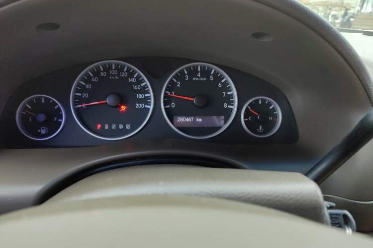 Used Buick GL8 2011 2.4L CT Comfort Edition Odometer Close Up