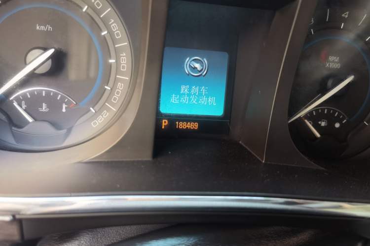 Used Buick GL8 2011 3.0L XT Luxury Business Flagship Edition Odometer Close Up