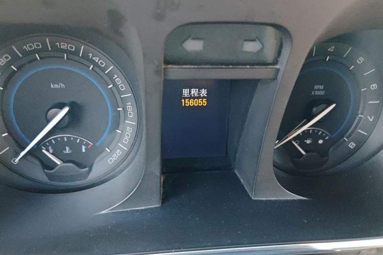 Used Buick GL8 2011 3.0L GT Luxury Business Haoya Edition Odometer Close Up